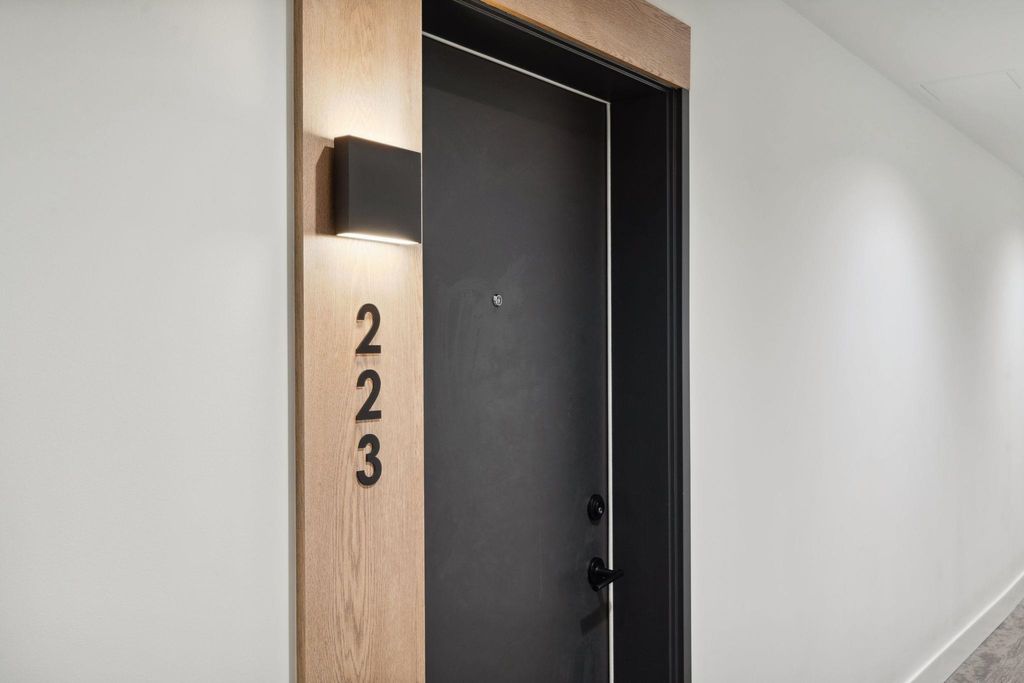 listing image 1106937046521896564