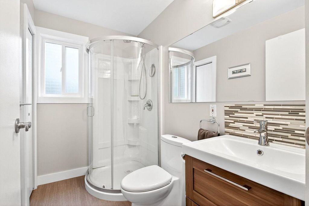 listing image 1108070935004817984