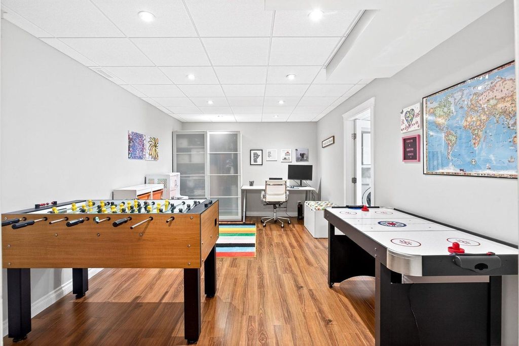 listing image 1109553538679788578