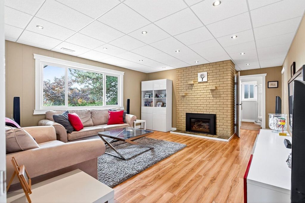 listing image 1107898835407843240