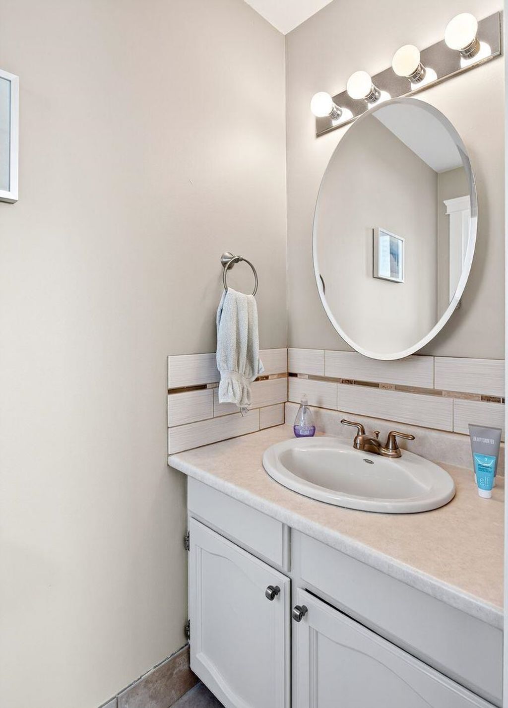 listing image 1104427370171763089