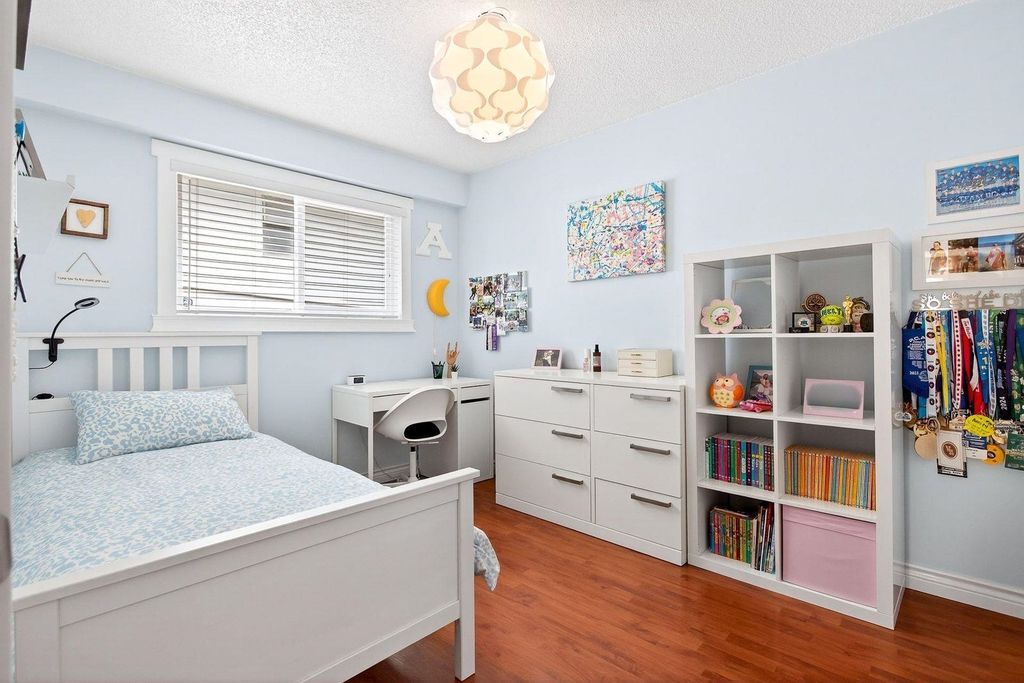 listing image 1104117404794522118