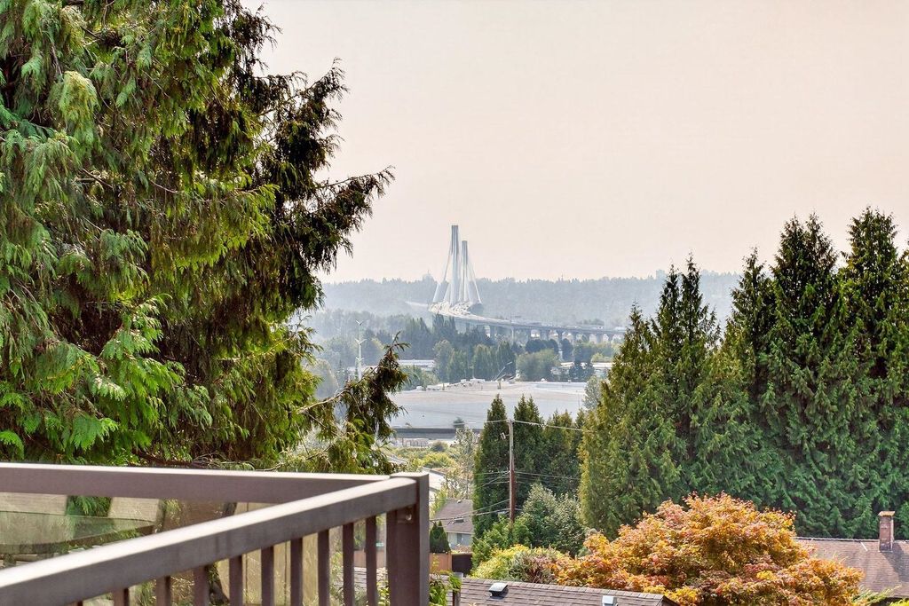 listing image 1102438362217377142