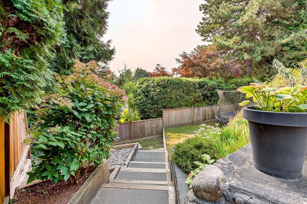 listing image 1107834533633775452