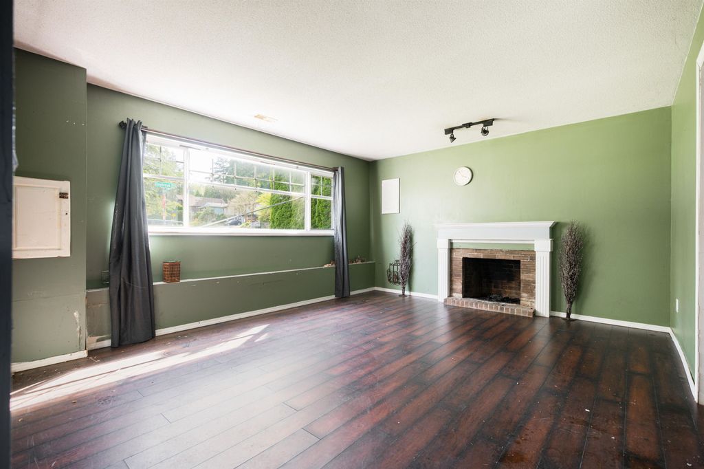 listing image 1102860641869507781
