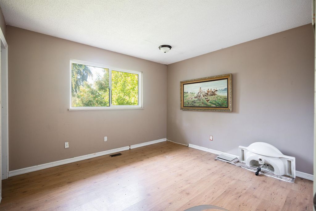 listing image 1104032900862732361