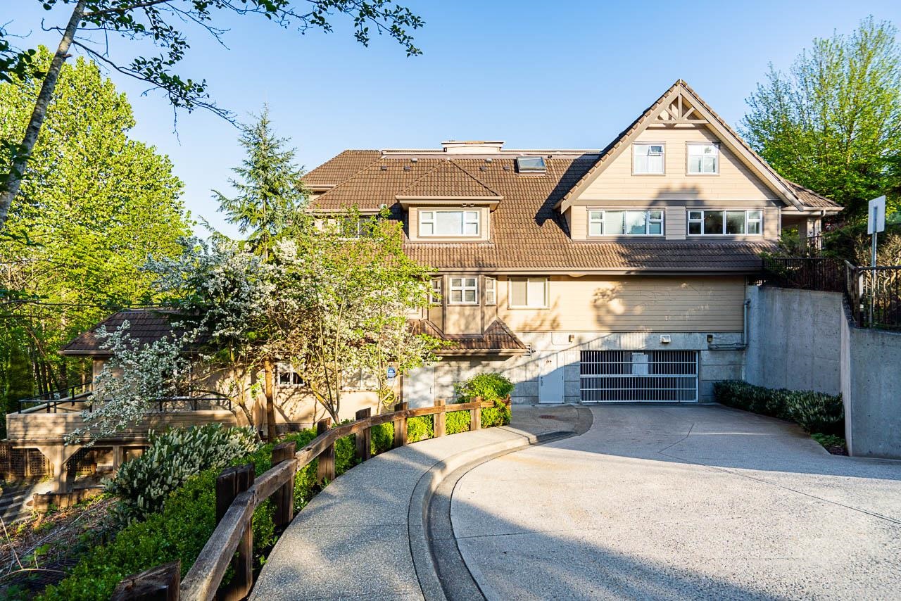 160 Shoreline Circle 303