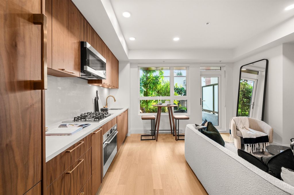 listing image 1105930631748479812