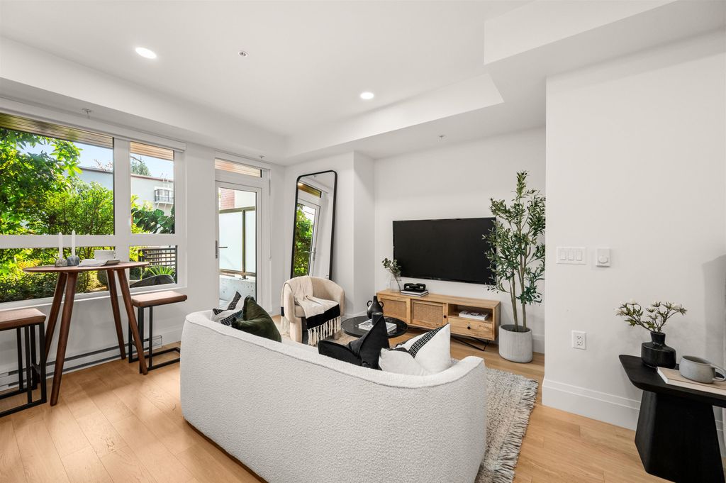 listing image 1103523730807921789