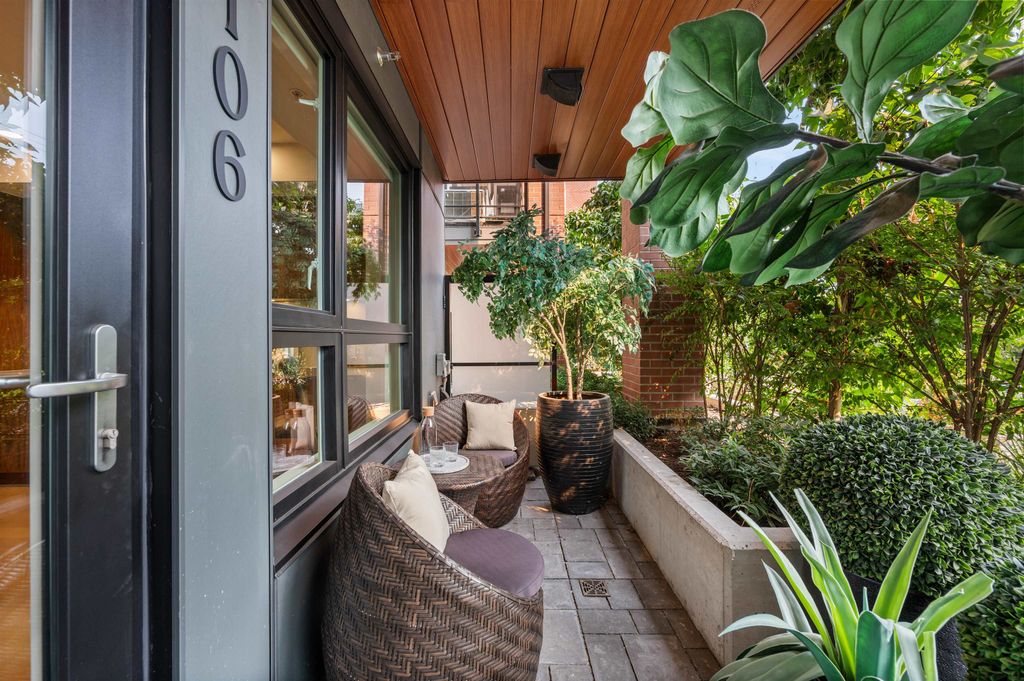 listing image 1104993059147692938