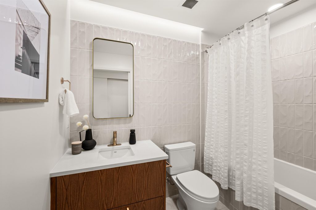 listing image 1106605382243827425