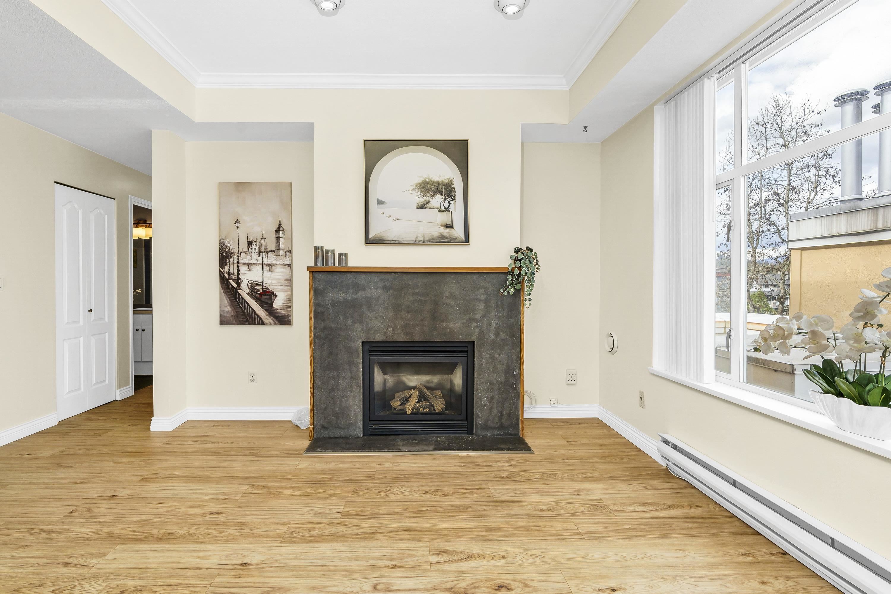 2340 Hawthorne Avenue 404