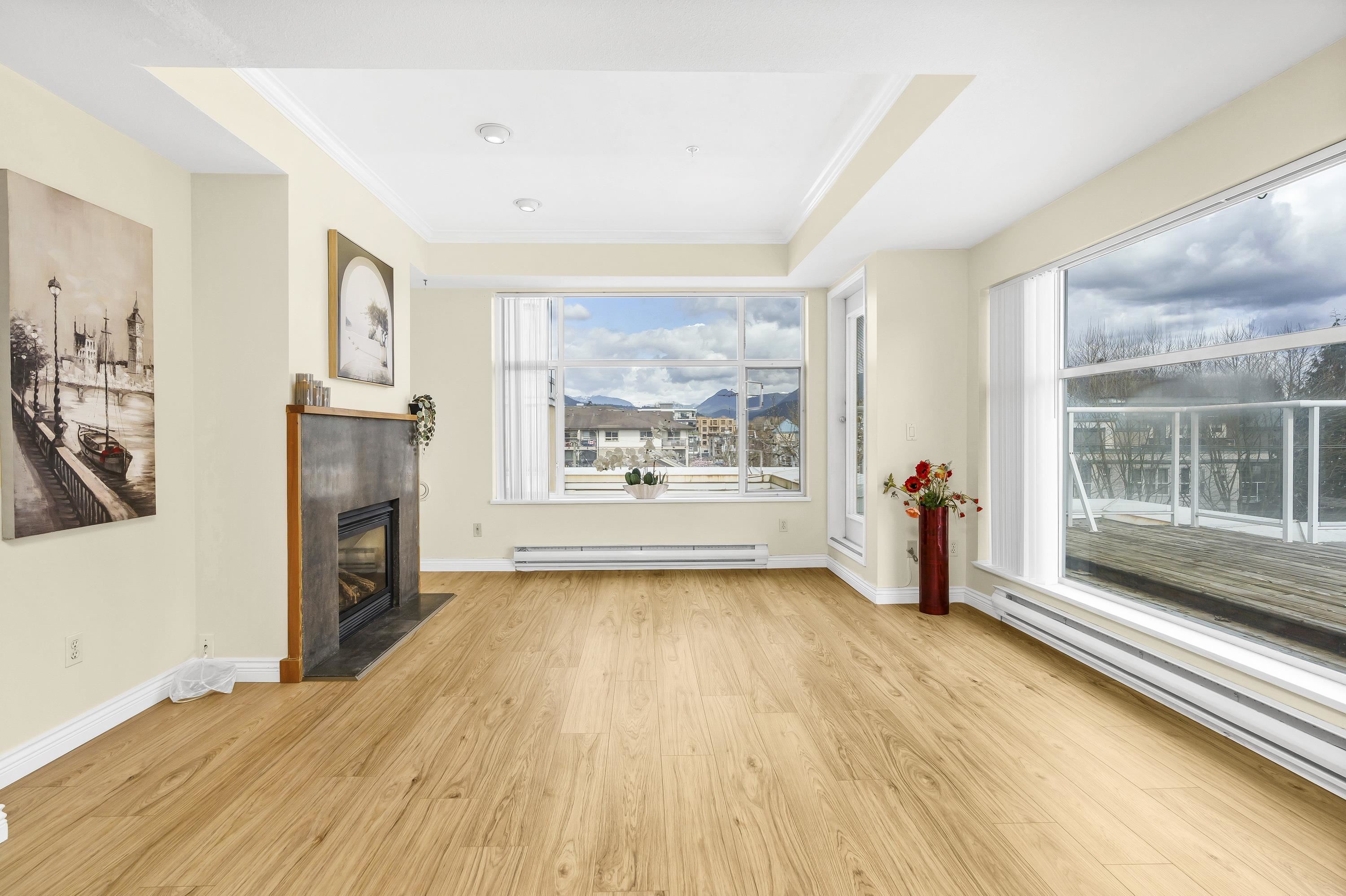 2340 Hawthorne Avenue 404