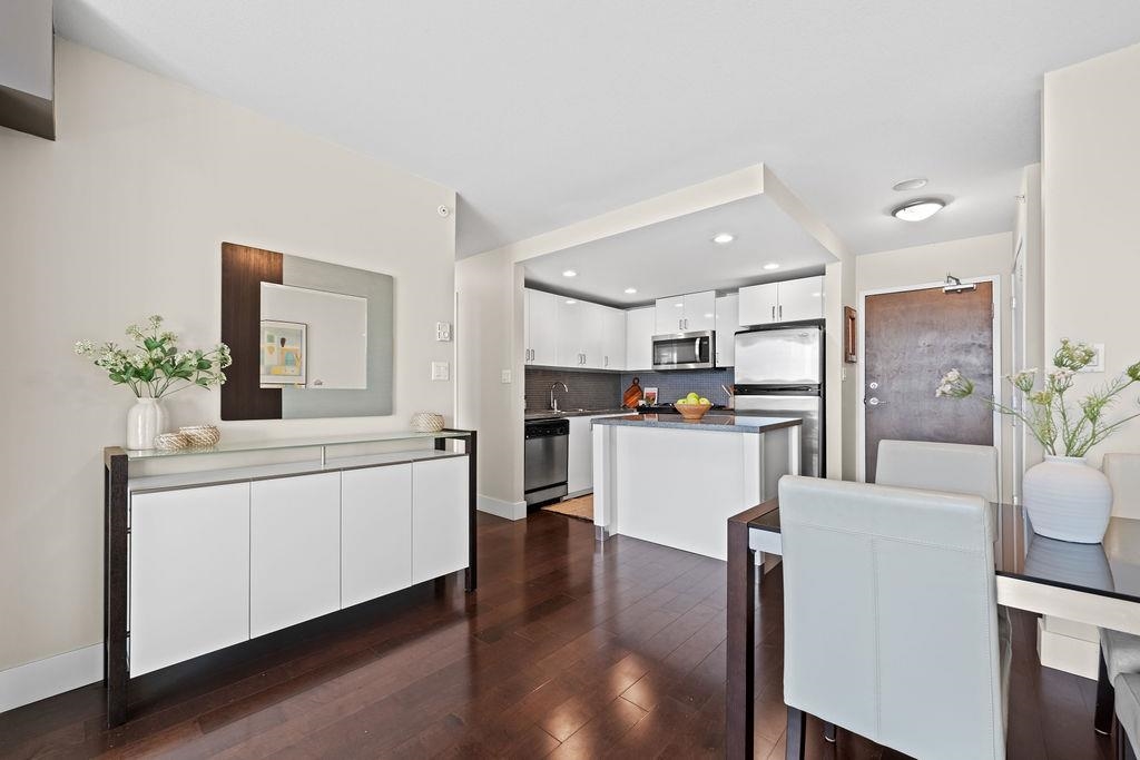 155 W 1st Street 1209