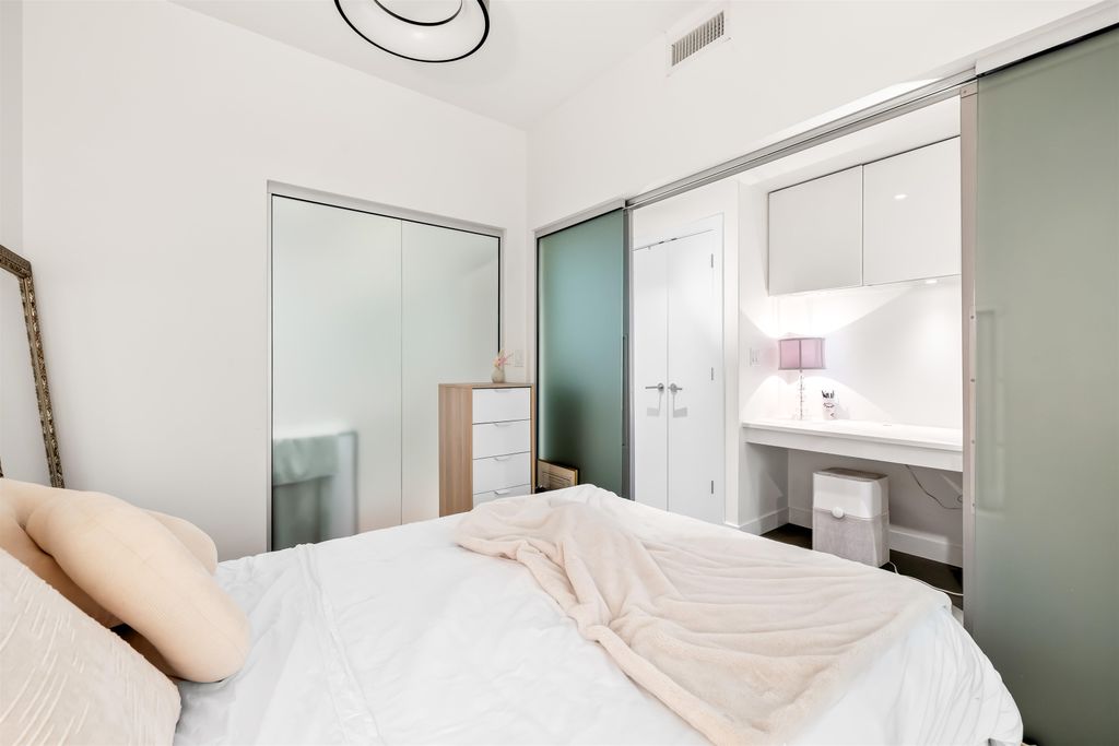 listing image 1104001541319111173