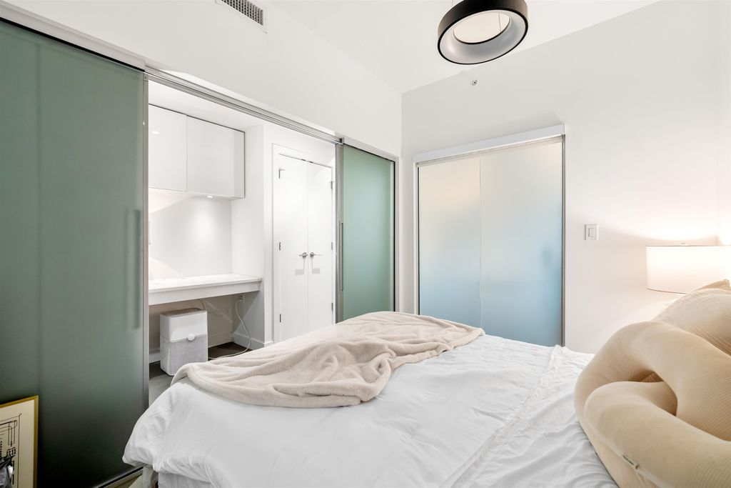 listing image 1101705087915498996