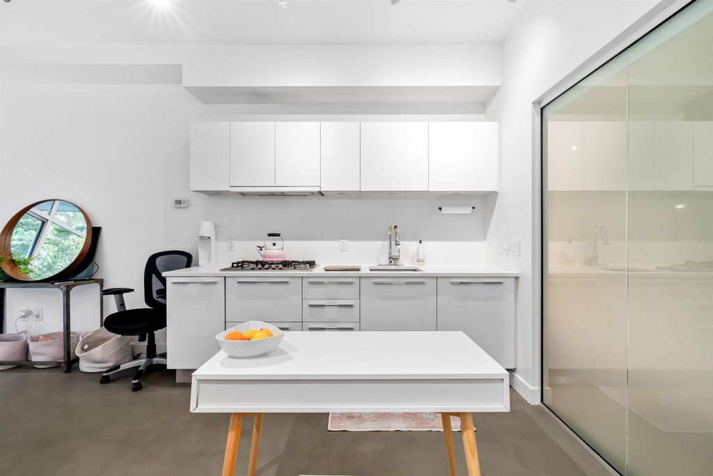 listing image 1106850447963227658