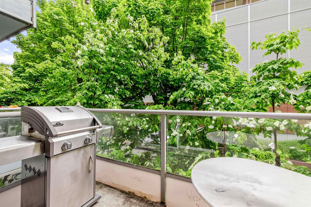 listing image 1107234859922688937