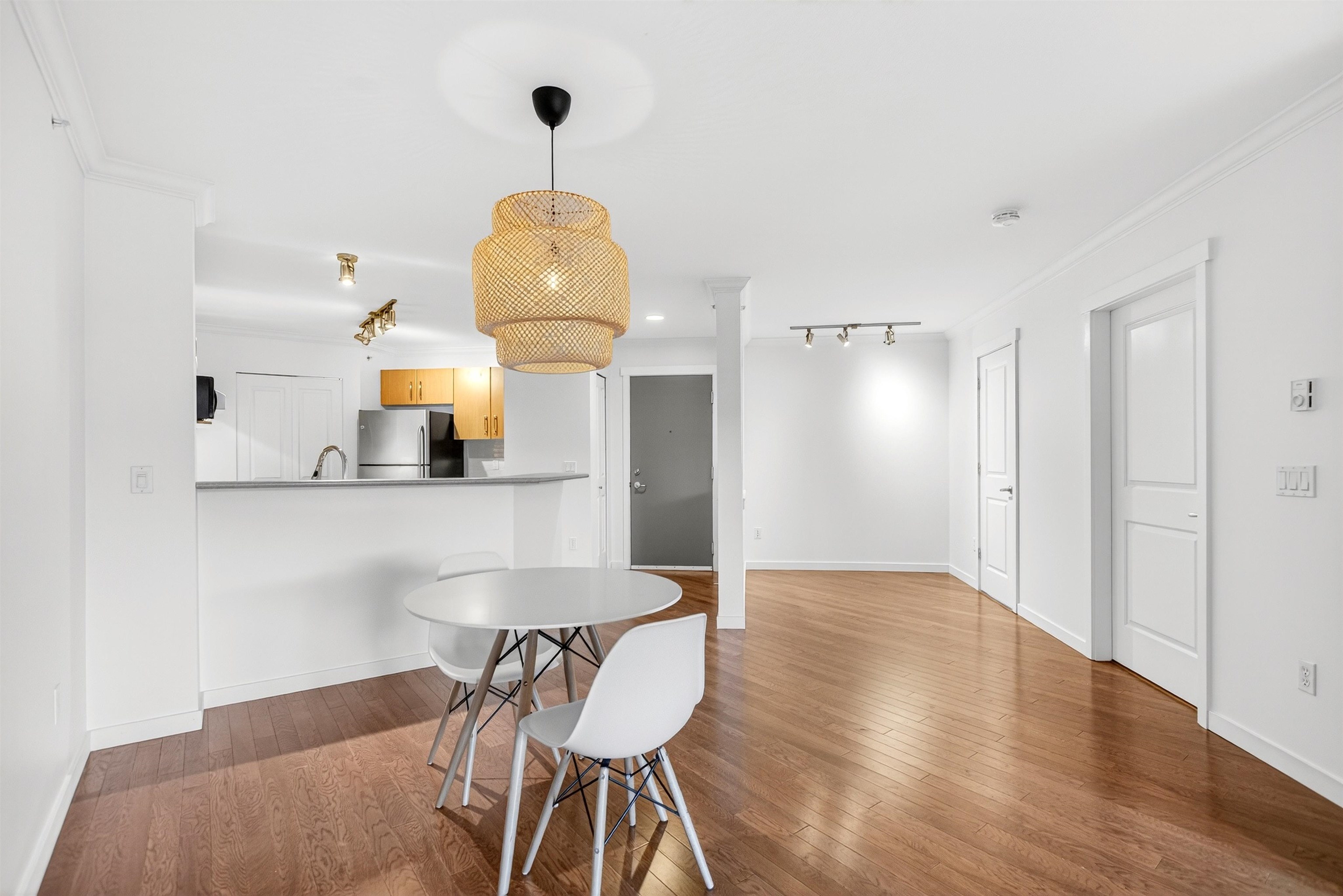 300 Klahanie Drive 408