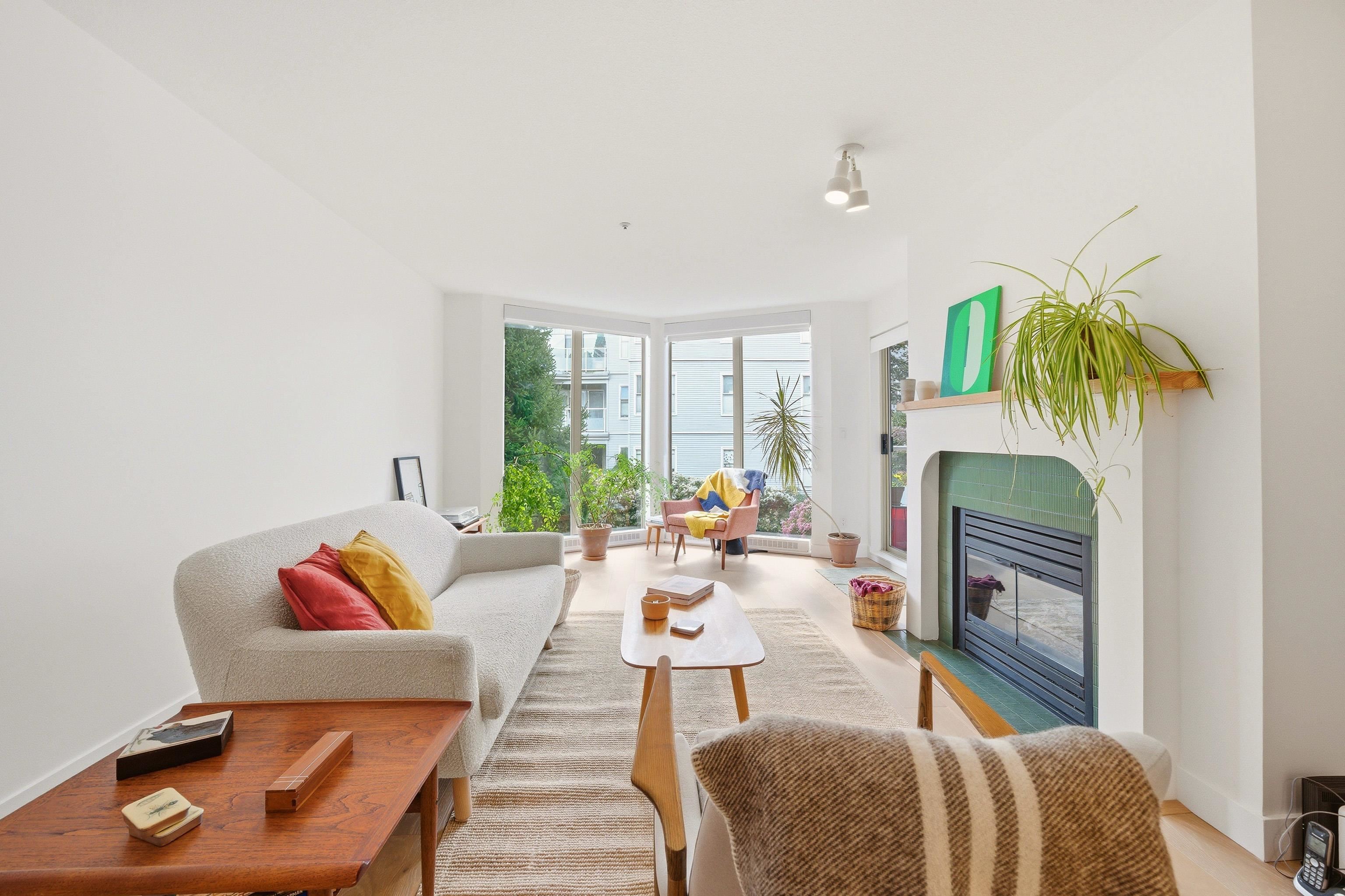 68 Richmond Street 206