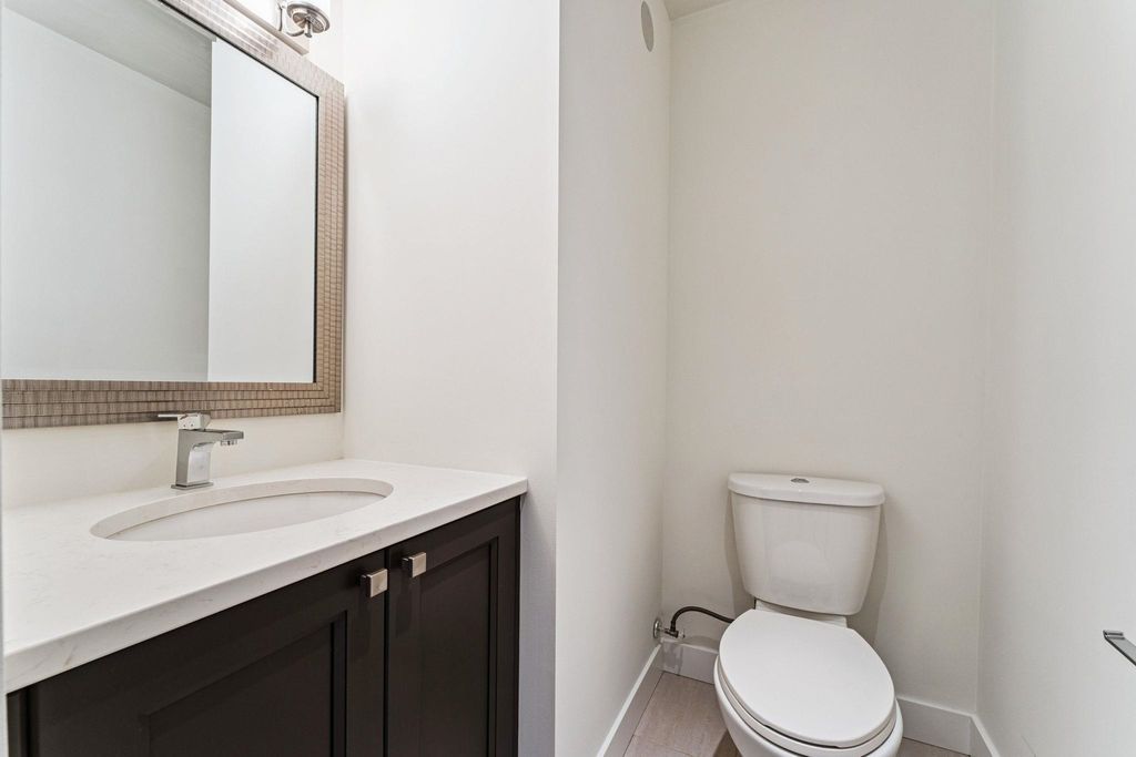 listing image 1108937426831544837