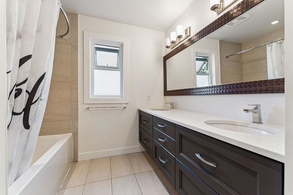listing image 1102214991592578075