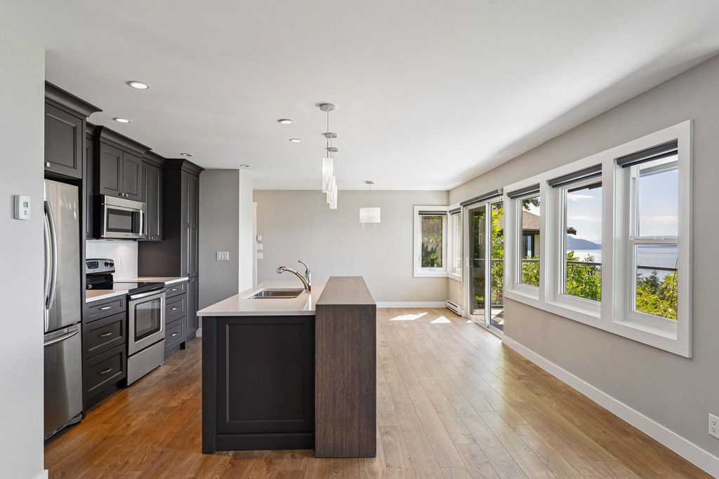 listing image 1101919947370426889
