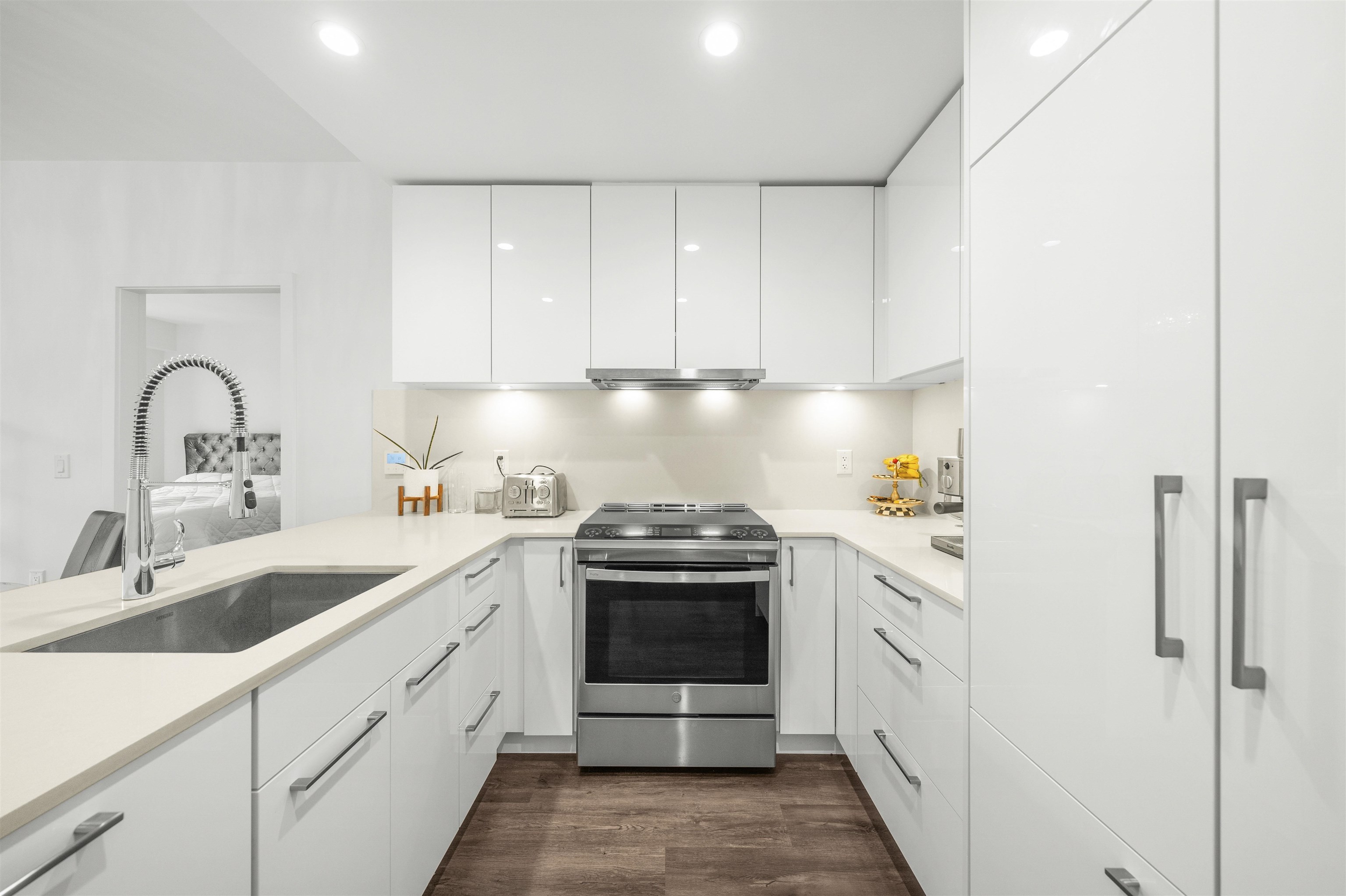 2446 Shaughnessy Street 201