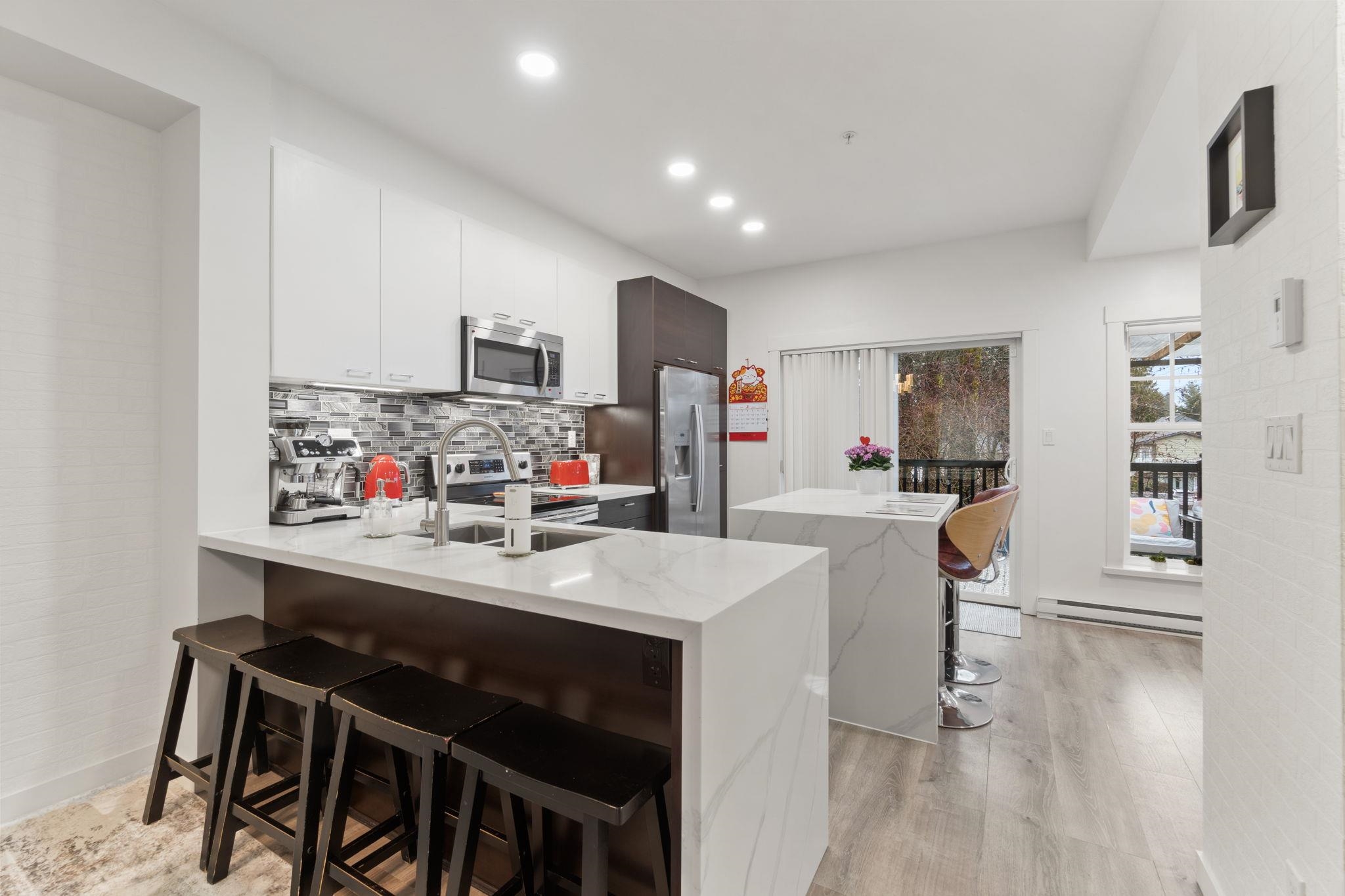 3010 Riverbend Drive 72