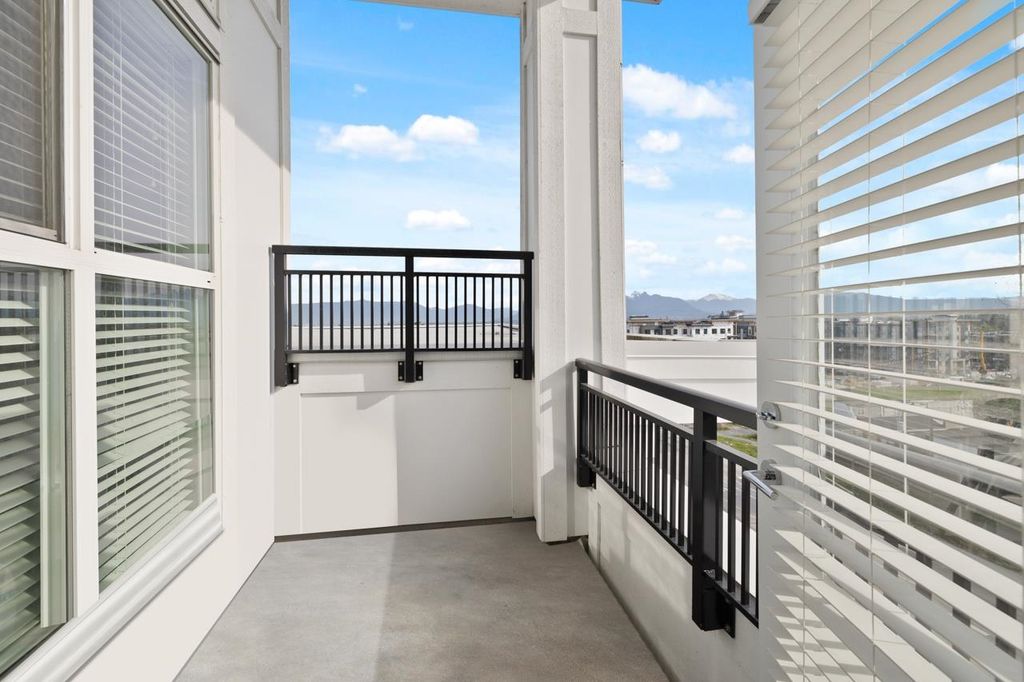 listing image 1103782055836562503