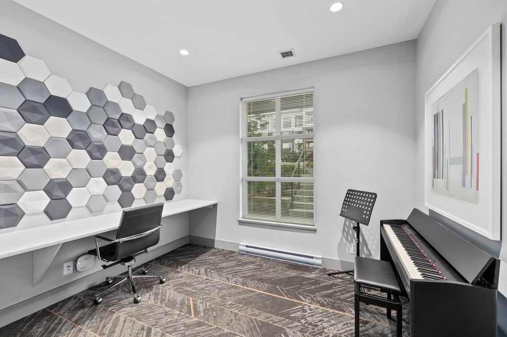 listing image 1105219772763398801