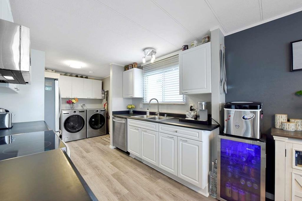 listing image 1107931926658048985