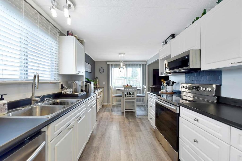 listing image 1102466770924679470