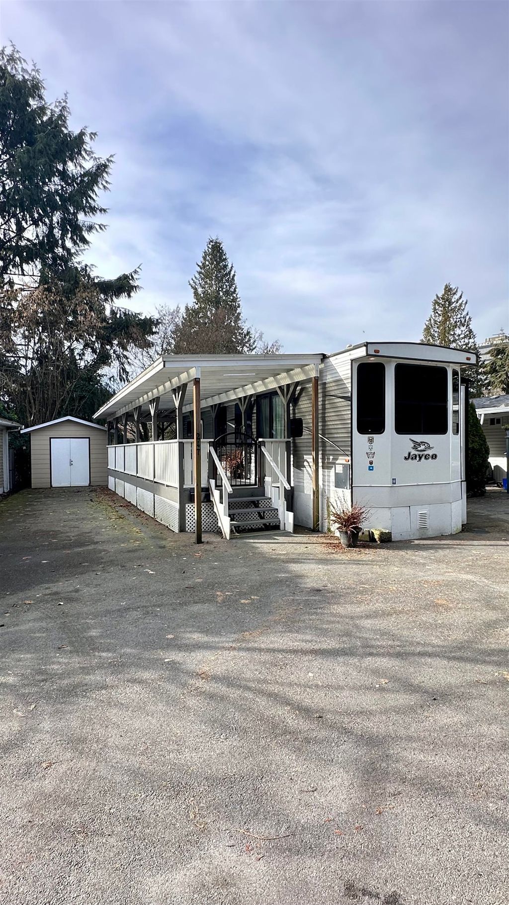 listing image 1102617682144805726