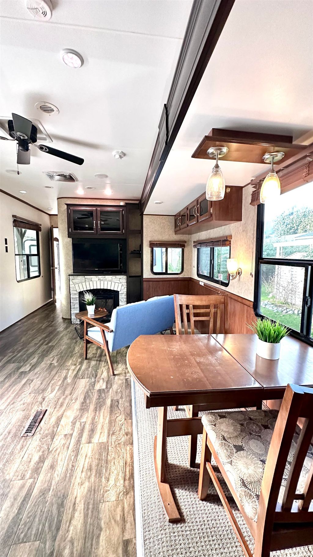 listing image 1109089849342445399