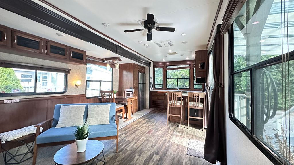 listing image 1104527309640437503