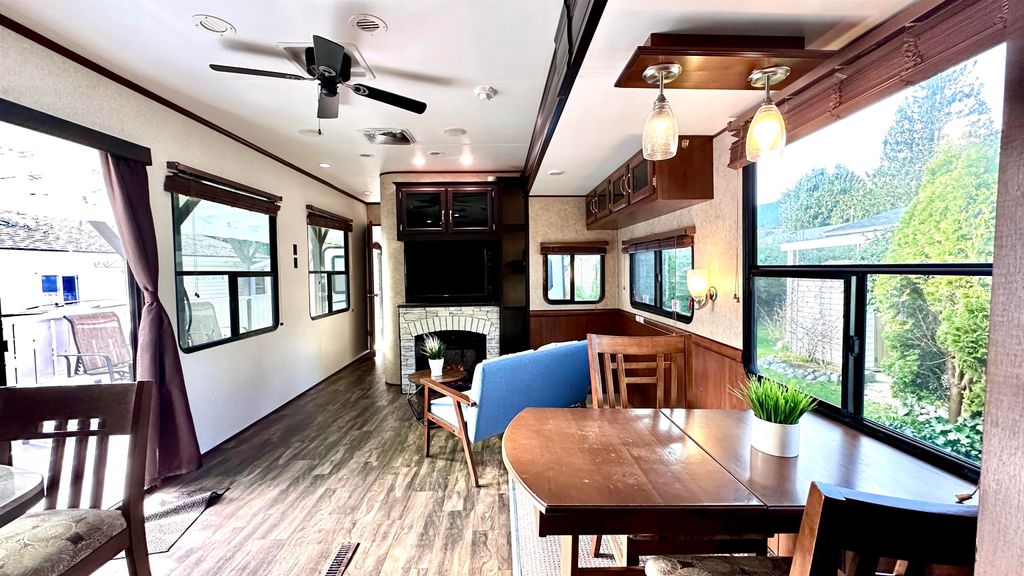 listing image 1104518515412668309