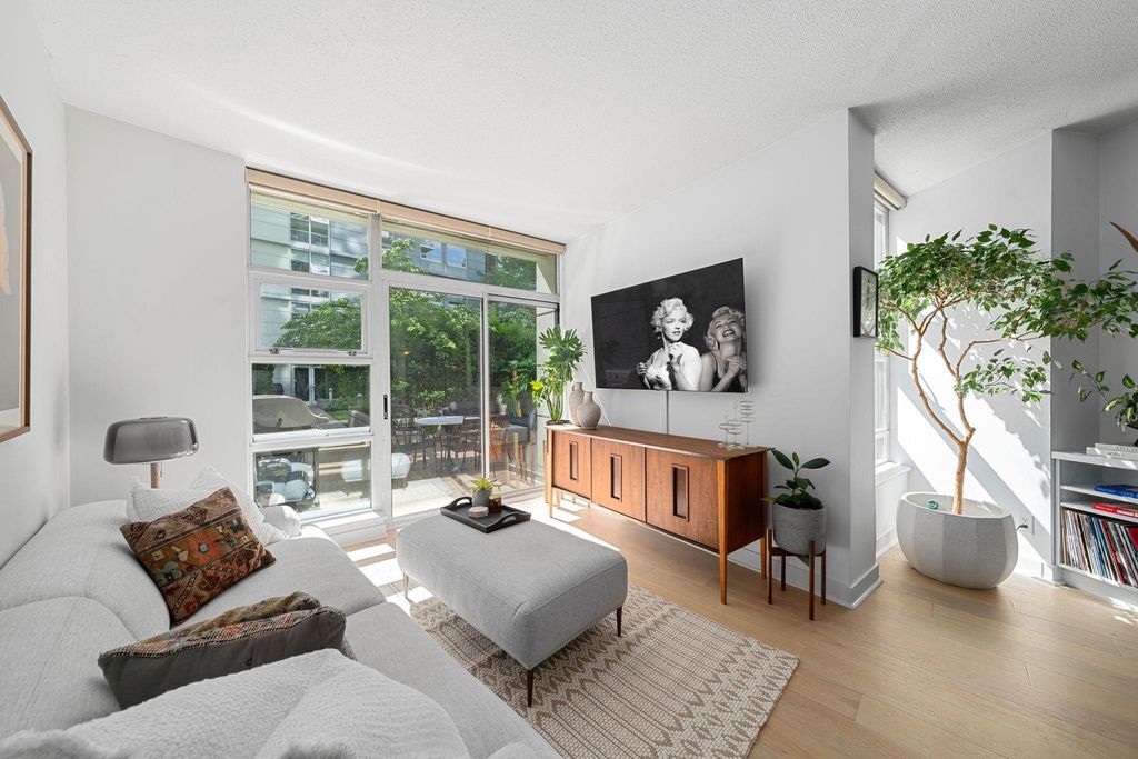 listing image 1105003593401884843