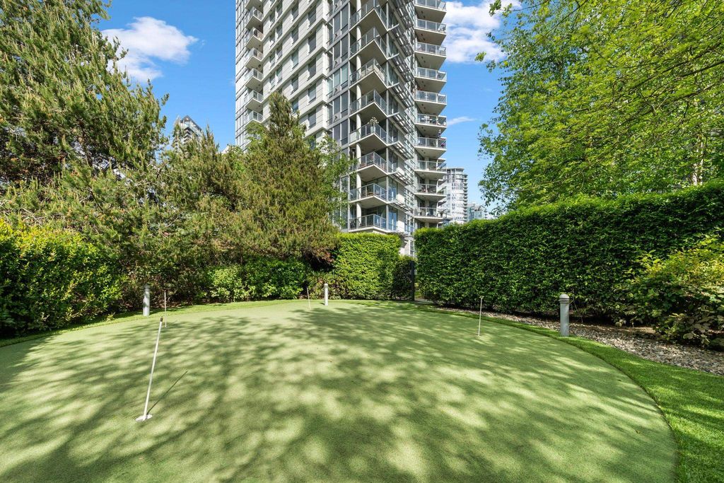 listing image 1109032116295745175