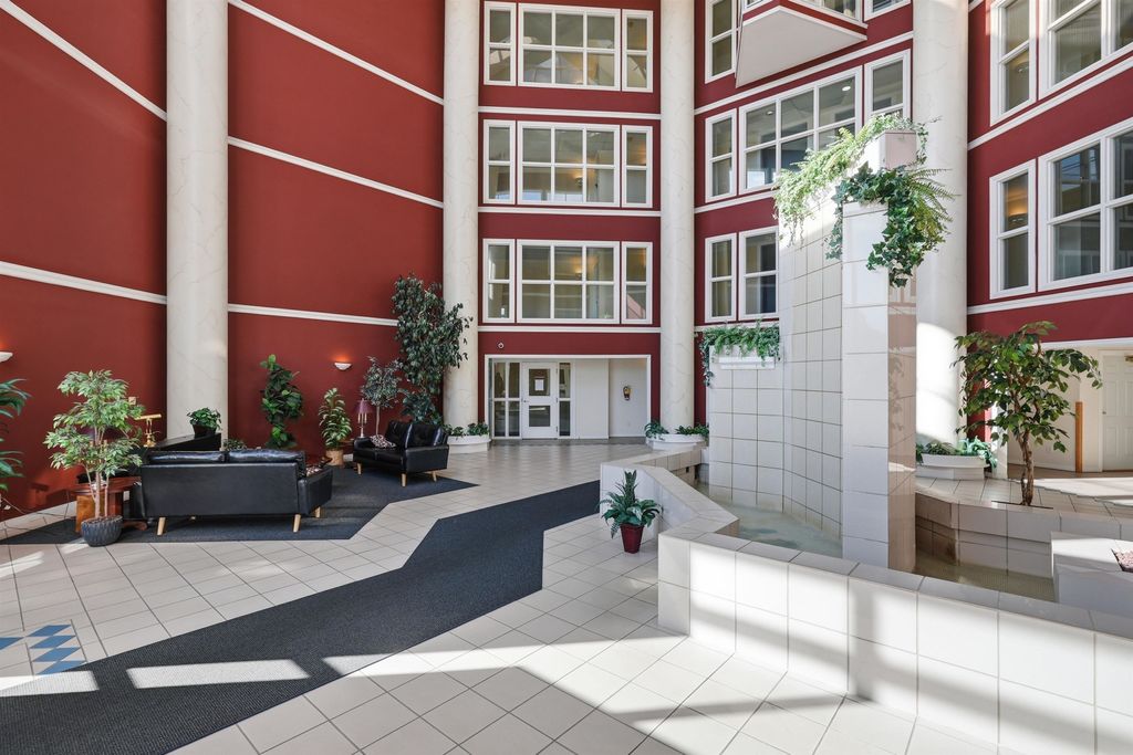 Photo of 2626 Countess Street #411, Abbotsford, BC V2T 2V7 (MLS # R3095714)