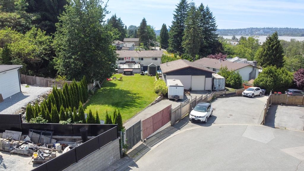 listing image 1109880894297850315