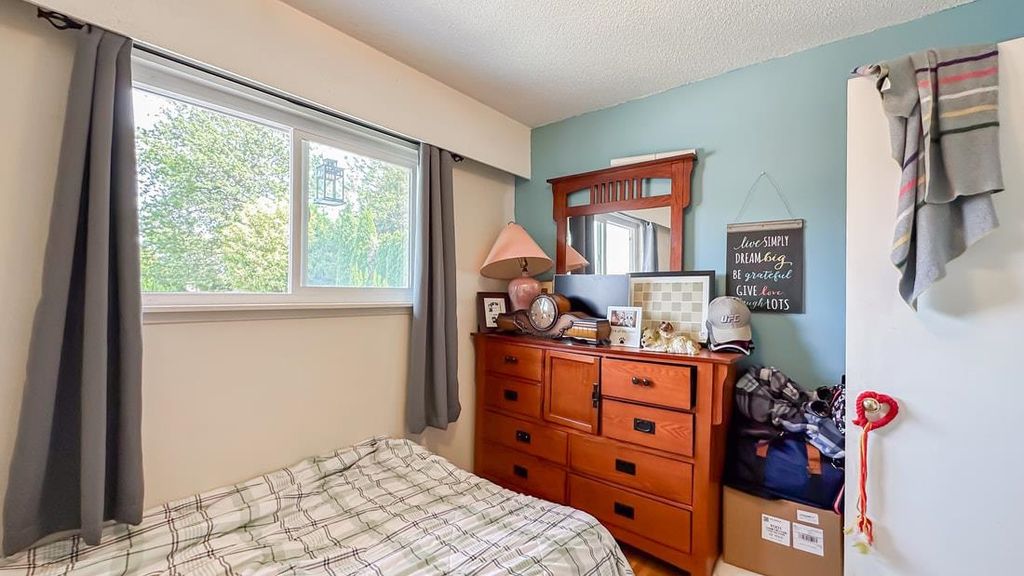listing image 1103436934535477659