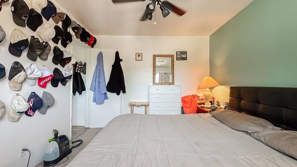 listing image 1108024527912725956