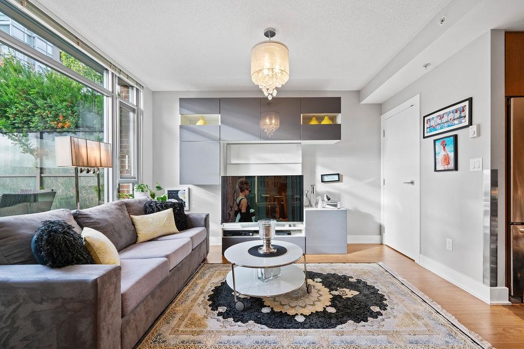 1155 The High Street 306