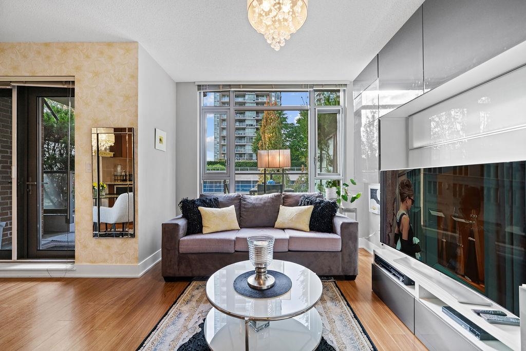 1155 The High Street 306