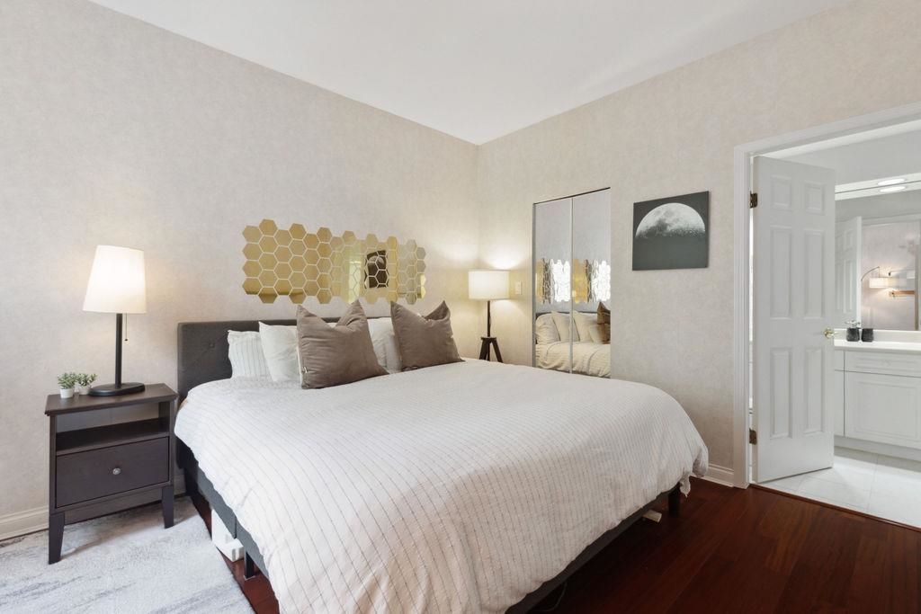 listing image 1103021491021288004