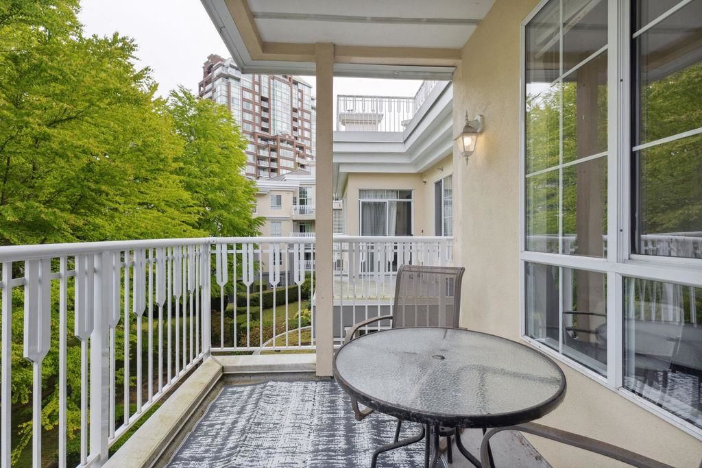 listing image 1105198203394077402