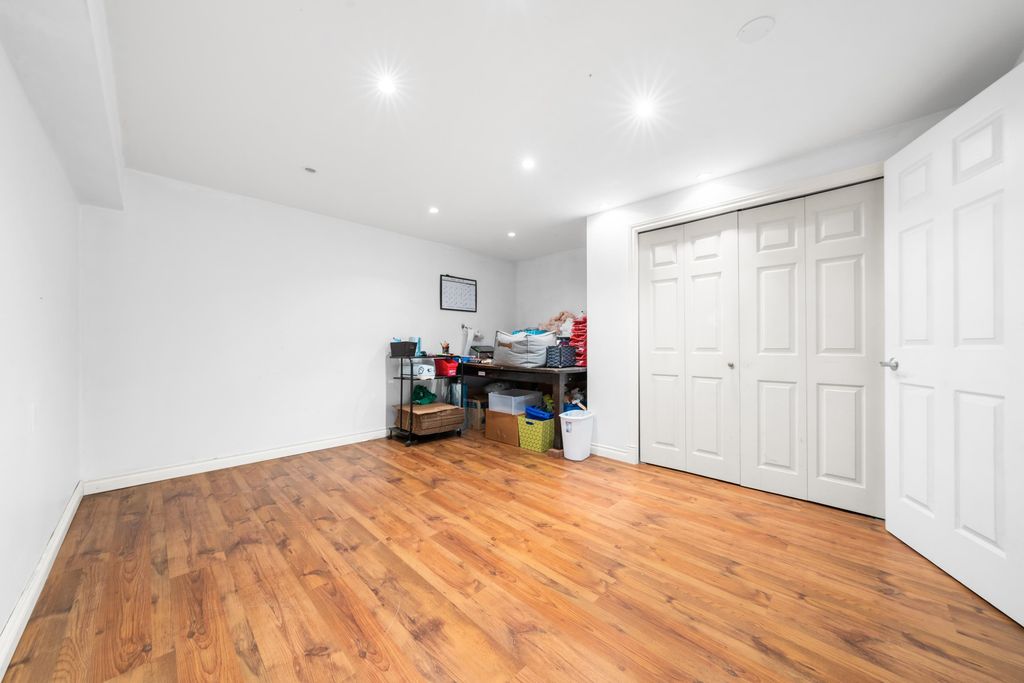 listing image 1109417717950144316