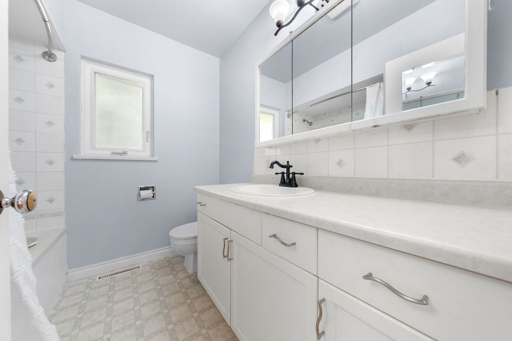 listing image 1103968000700448541