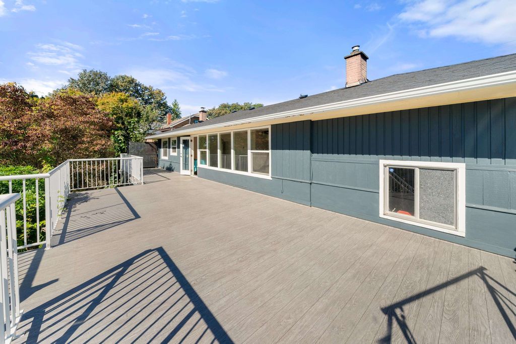 listing image 1100019556396820063
